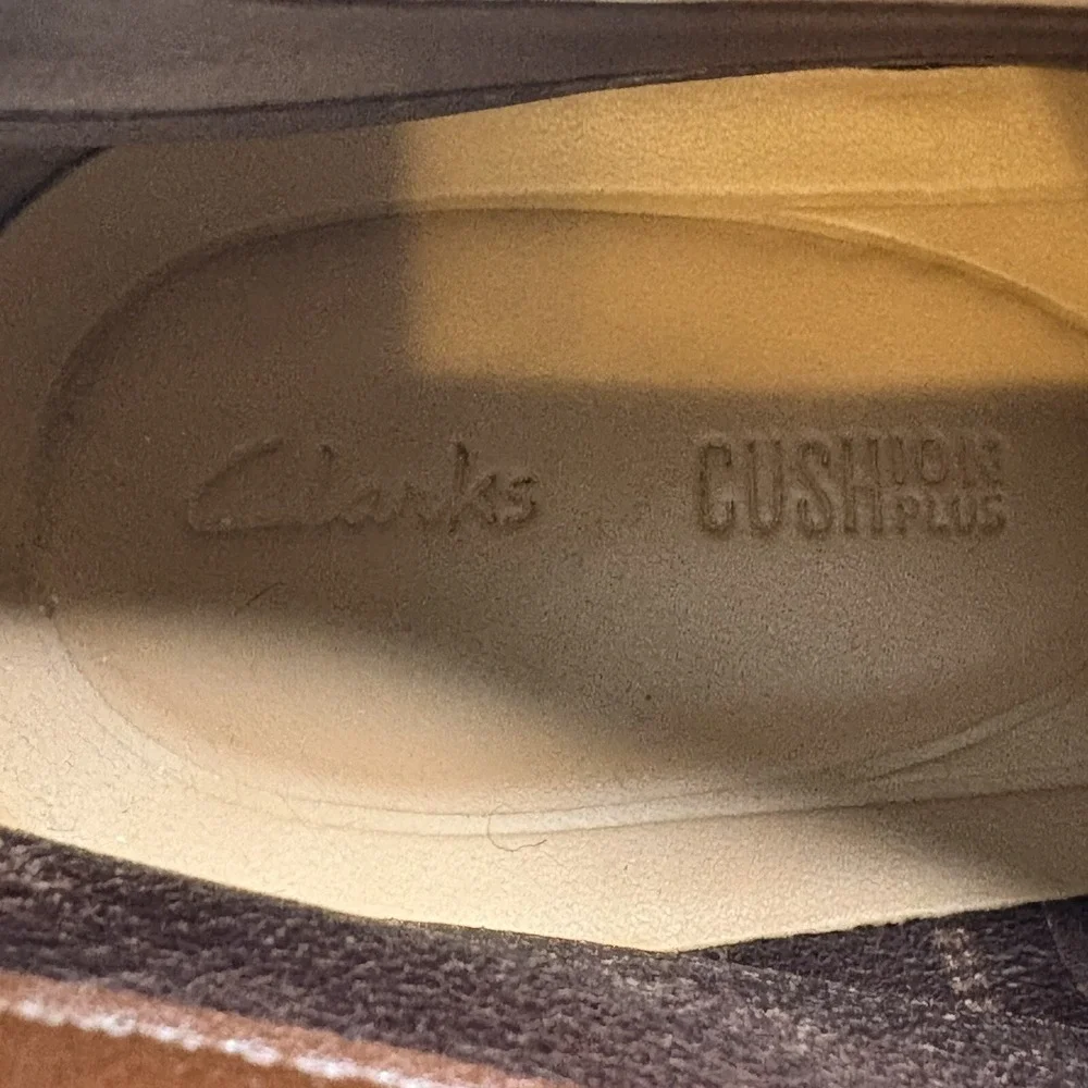 Clarks brown suede